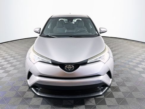Used 2019 Toyota C-HR LE FWD image 2