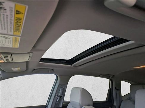 Used 2018 Honda CR-V Touring image 17