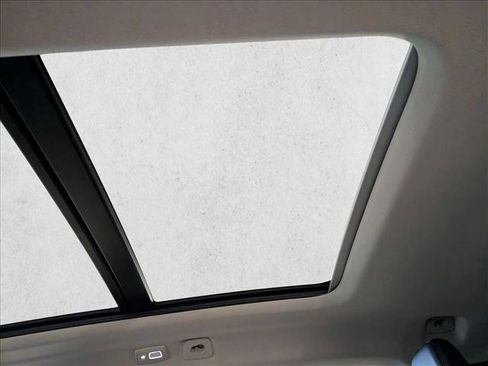 New 2026 Volvo XC40 B5 Ultra w/ Climate Package image 18