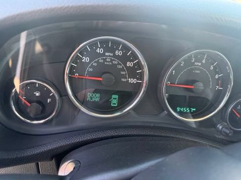 Used 2017 Jeep Wrangler Unlimited Sport AWD/4WD image 3