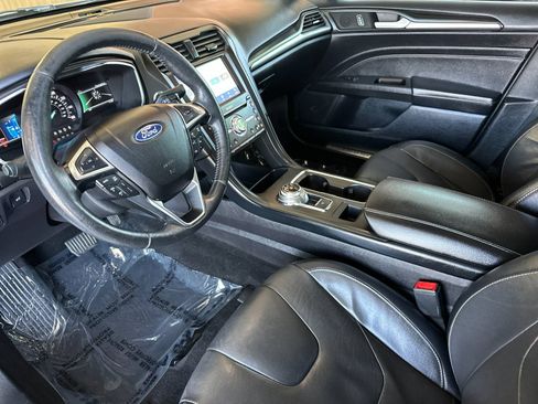 Used 2020 Ford Fusion Titanium AWD/4WD image 11