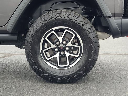 Used 2025 Jeep Wrangler Unlimited Rubicon AWD/4WD image 11