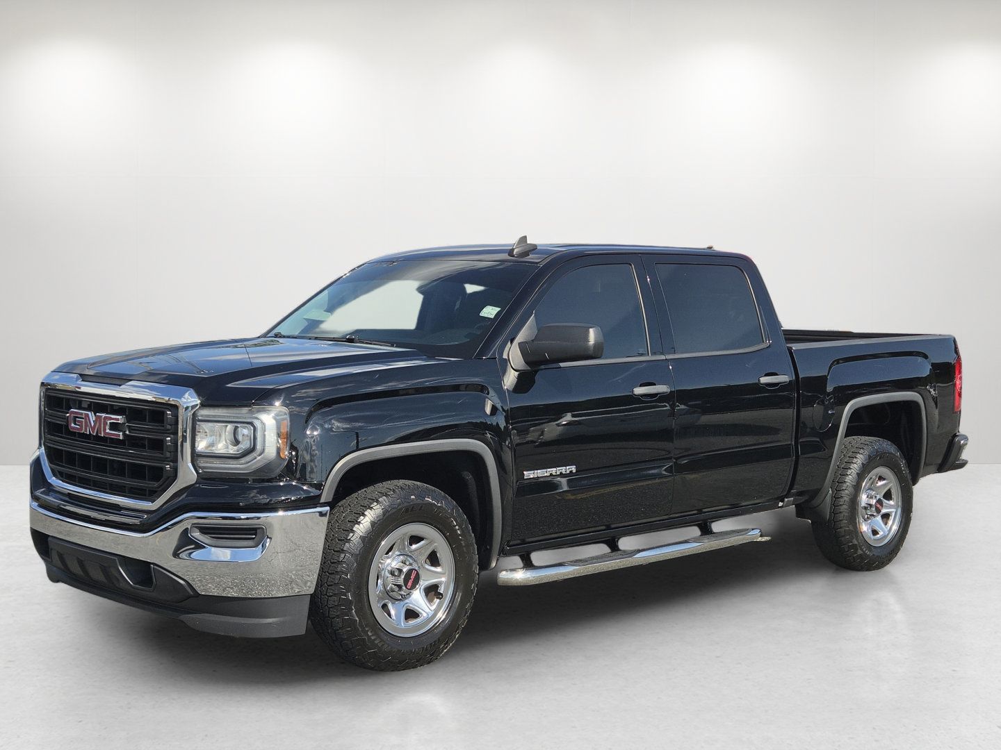 Used 2017 GMC Sierra 1500 2WD Crew Cab w/ Sierra Convenience Package image 1