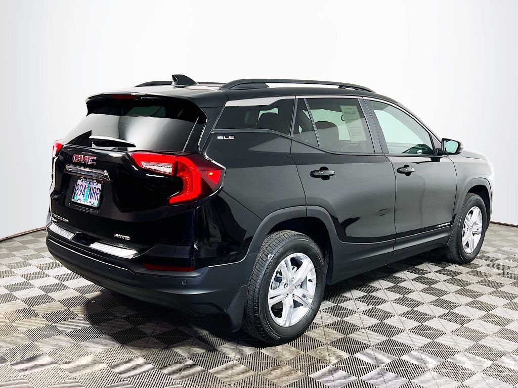 Used 2022 GMC Terrain SLE w/ Driver Convenience Package AWD/4WD image 7