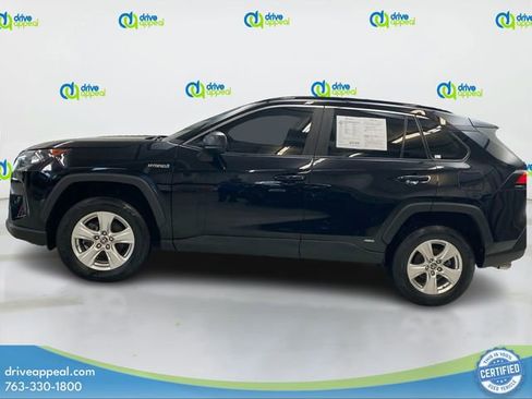 Used 2021 Toyota RAV4 LE image 9