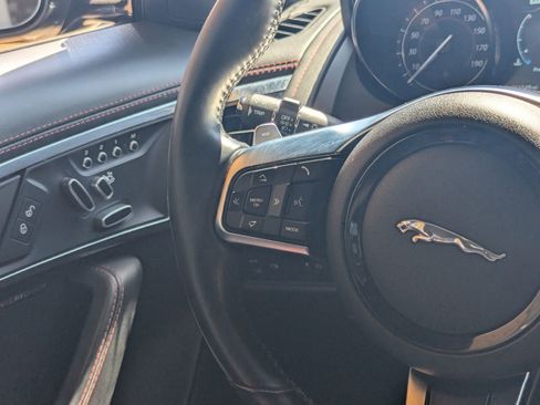 Used 2020 Jaguar F-TYPE Checkered Flag image 21