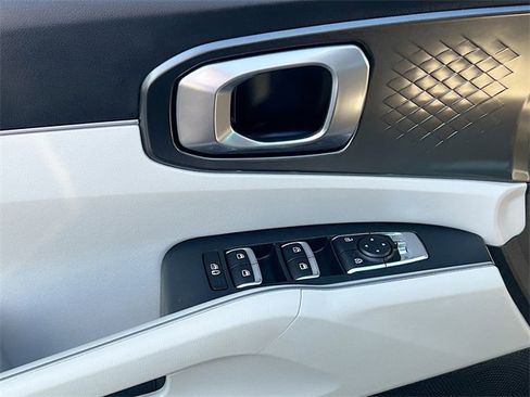 Used 2023 Kia Sorento EX image 18