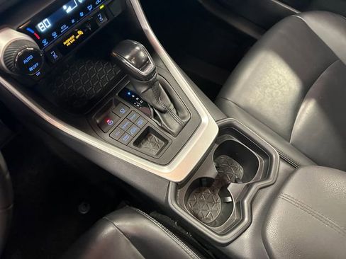 Certified 2019 Toyota RAV4 XLE Premium AWD/4WD image 24