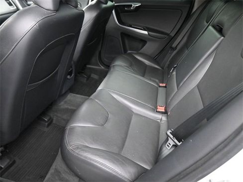 Used 2016 Volvo XC60 T5 Premier image 39