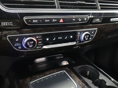 Used 2017 Audi Q7 3.0T Premium Plus AWD/4WD image 24