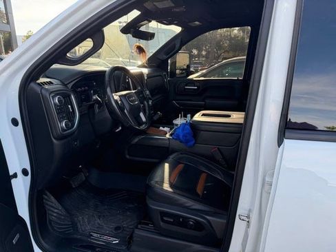 Used 2020 GMC Sierra 2500 AT4 w/ AT4 Premium Package AWD/4WD image 6
