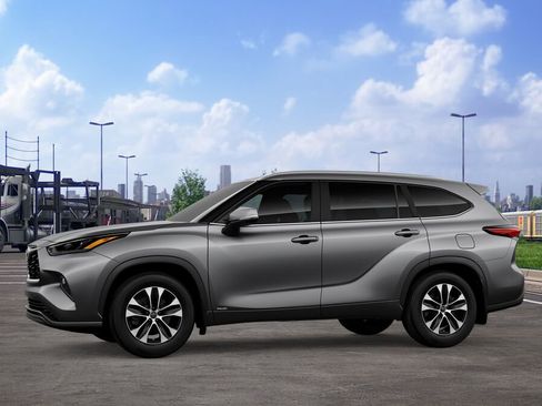 New 2026 Toyota Highlander XLE image 3