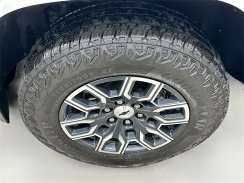 Used 2024 Chevrolet Colorado Z71 w/ Z71 Convenience Package 2 image 33