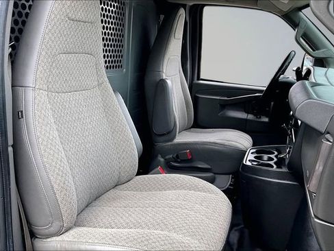 Used 2021 Chevrolet Express 2500 w/ Driver Convenience Package image 27