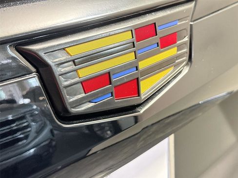 Used 2024 Cadillac Escalade ESV Premium Luxury image 34