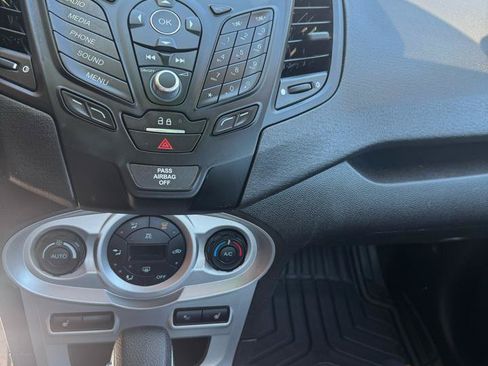 Used 2017 Ford Fiesta SE w/ Cold Weather Package FWD image 8