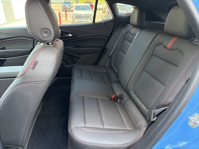Used 2024 Chevrolet Trax RS w/ Sunroof Package FWD image 18