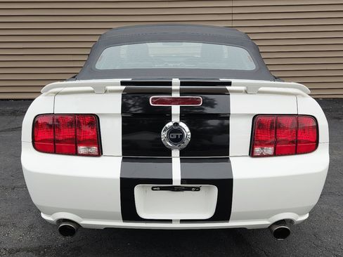 Used 2006 Ford Mustang GT image 5