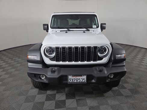 Used 2026 Jeep Wrangler Unlimited Sport AWD/4WD image 9