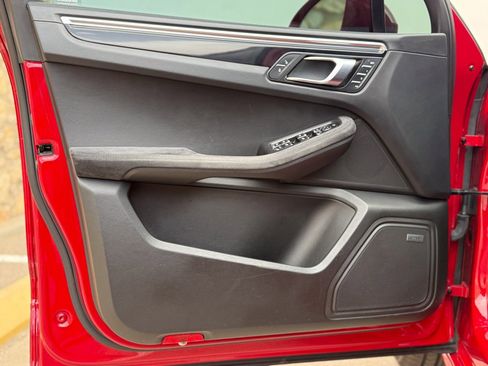 Used 2018 Porsche Macan GTS image 21