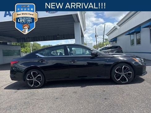 Used 2024 Nissan Altima 2.5 SR image 1