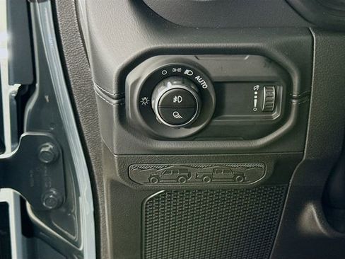 New 2025 Jeep Gladiator Sport image 10