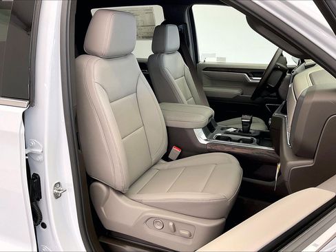 New 2026 GMC Sierra 1500 SLT w/ SLT Premium Package image 9