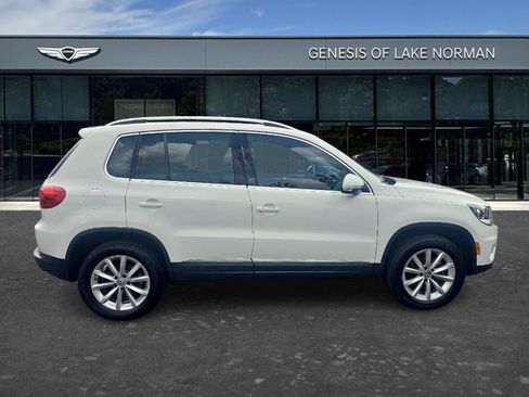 Used 2017 Volkswagen Tiguan Wolfsburg Edition AWD/4WD image 4