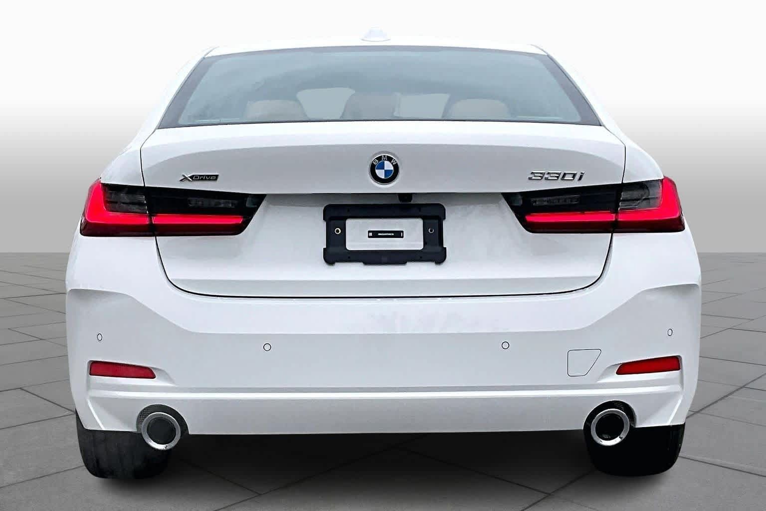 Used 2026 BMW 330i xDrive Sedan w/ Convenience Package AWD/4WD image 4