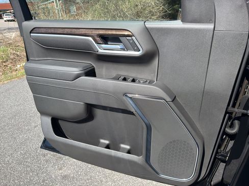 New 2026 GMC Sierra 1500 Elevation image 9