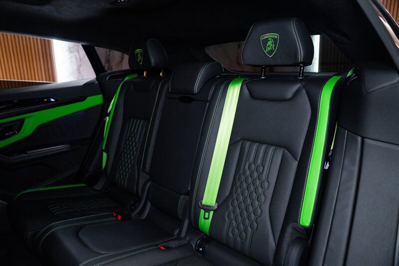 Used 2025 Lamborghini Urus SE AWD/4WD image 12