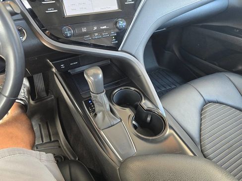 Used 2018 Toyota Camry SE image 27