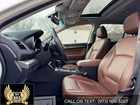 Used 2018 Subaru Outback 3.6R Touring image 22