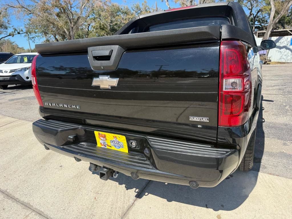 Used 2009 Chevrolet Avalanche LTZ RWD image 11