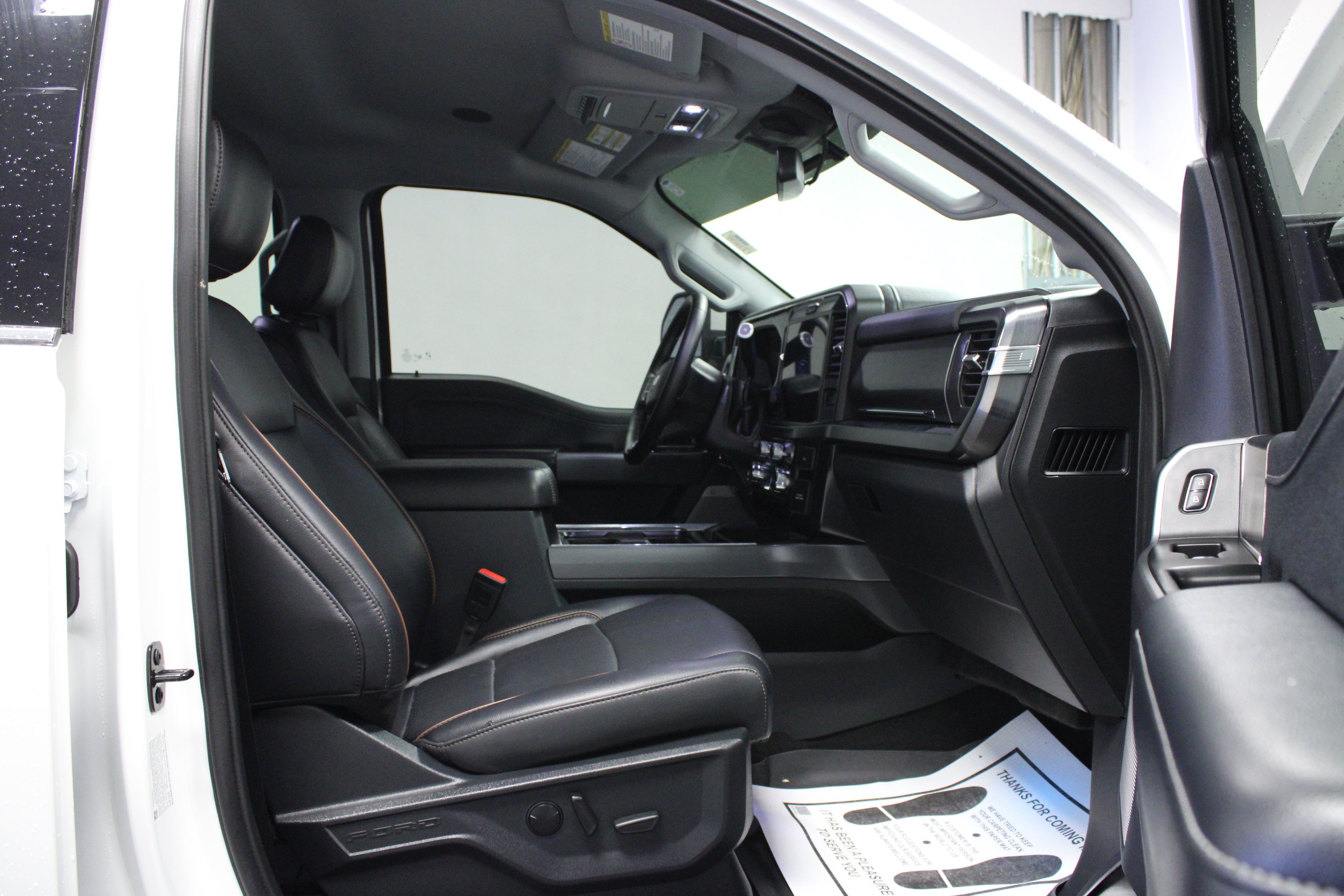 Used 2025 Ford F350 Lariat w/ Lariat Ultimate Package AWD/4WD image 16