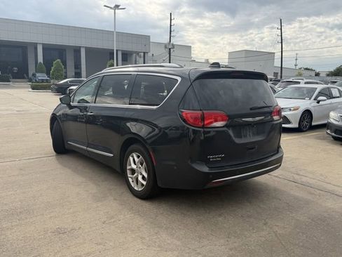 Used 2020 Chrysler Pacifica Touring-L Plus w/ Tire & Wheel Group image 7