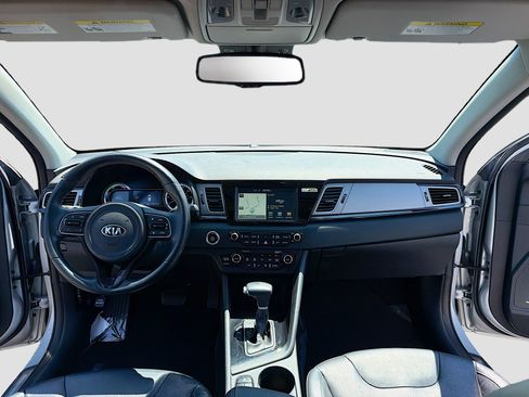 Used 2018 Kia Niro Touring FWD image 3