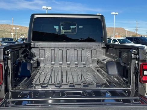 New 2026 Jeep Gladiator Mojave image 13