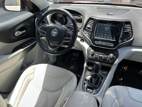 Used 2019 Jeep Cherokee Limited image 23