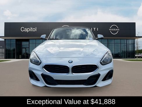 Used 2025 BMW Z4 sDrive30i image 2