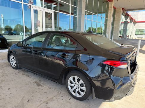 Used 2024 Toyota Corolla LE FWD image 11