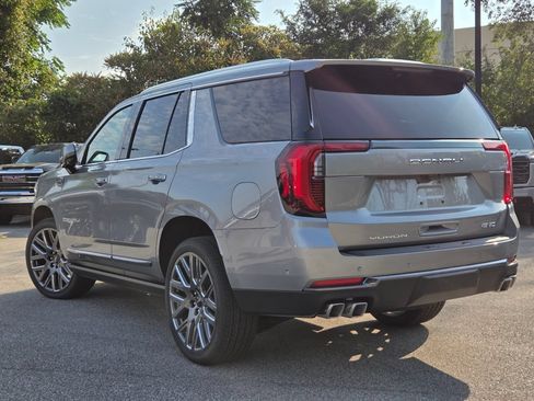 New 2026 GMC Yukon Denali Ultimate w/ LPO, Floor Liner Package AWD/4WD image 17