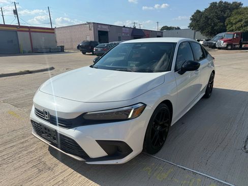 Used 2023 Honda Civic Sport image 1