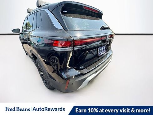 New 2025 Volkswagen Tiguan SE image 4