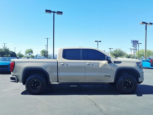 Used 2023 GMC Sierra 1500 AT4 w/ AT4 Premium Package AWD/4WD image 7