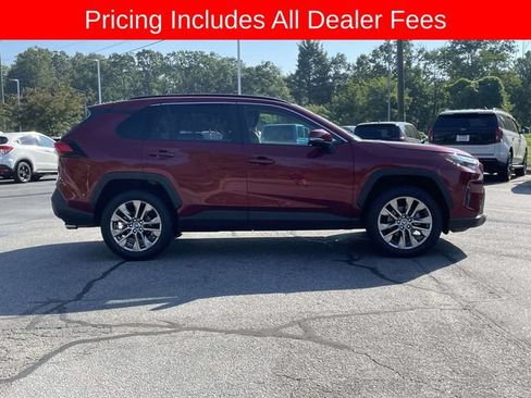 Used 2022 Toyota RAV4 XLE Premium AWD/4WD image 6