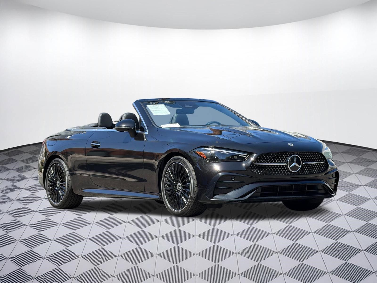 Used 2024 Mercedes-Benz CLE 450 4MATIC Cabriolet image 35