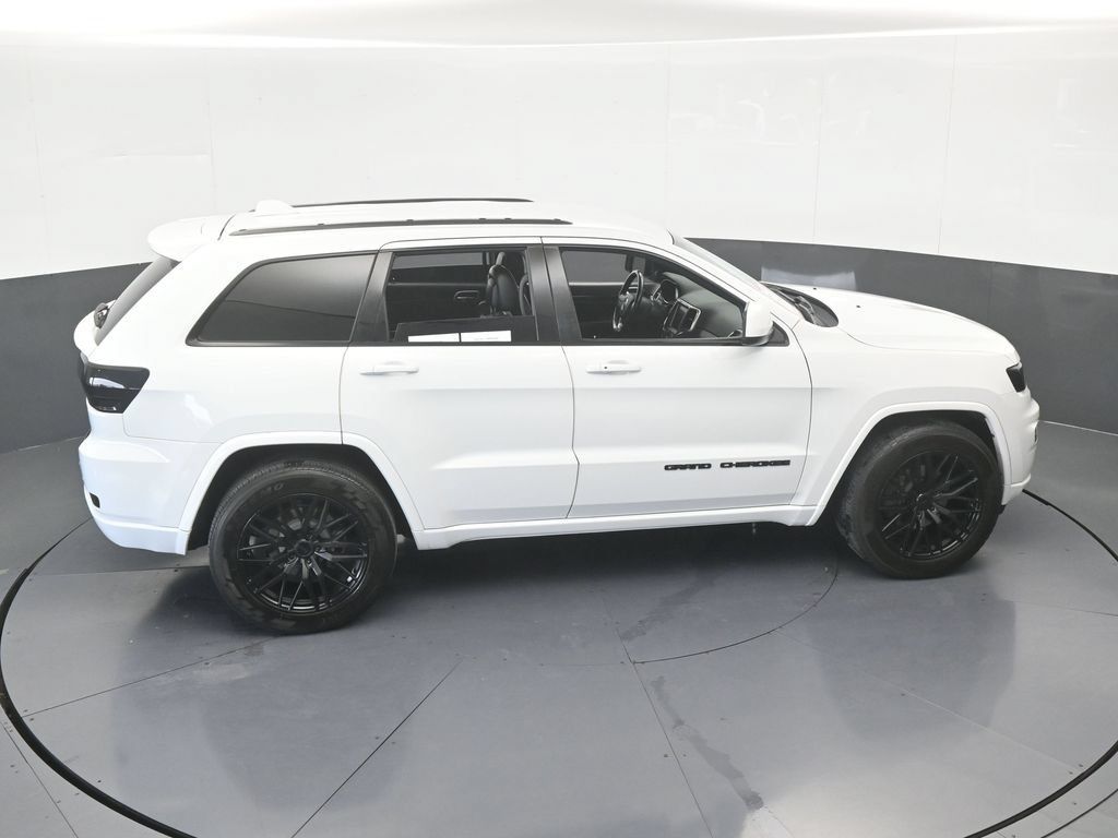 Used 2018 Jeep Grand Cherokee Altitude RWD image 50
