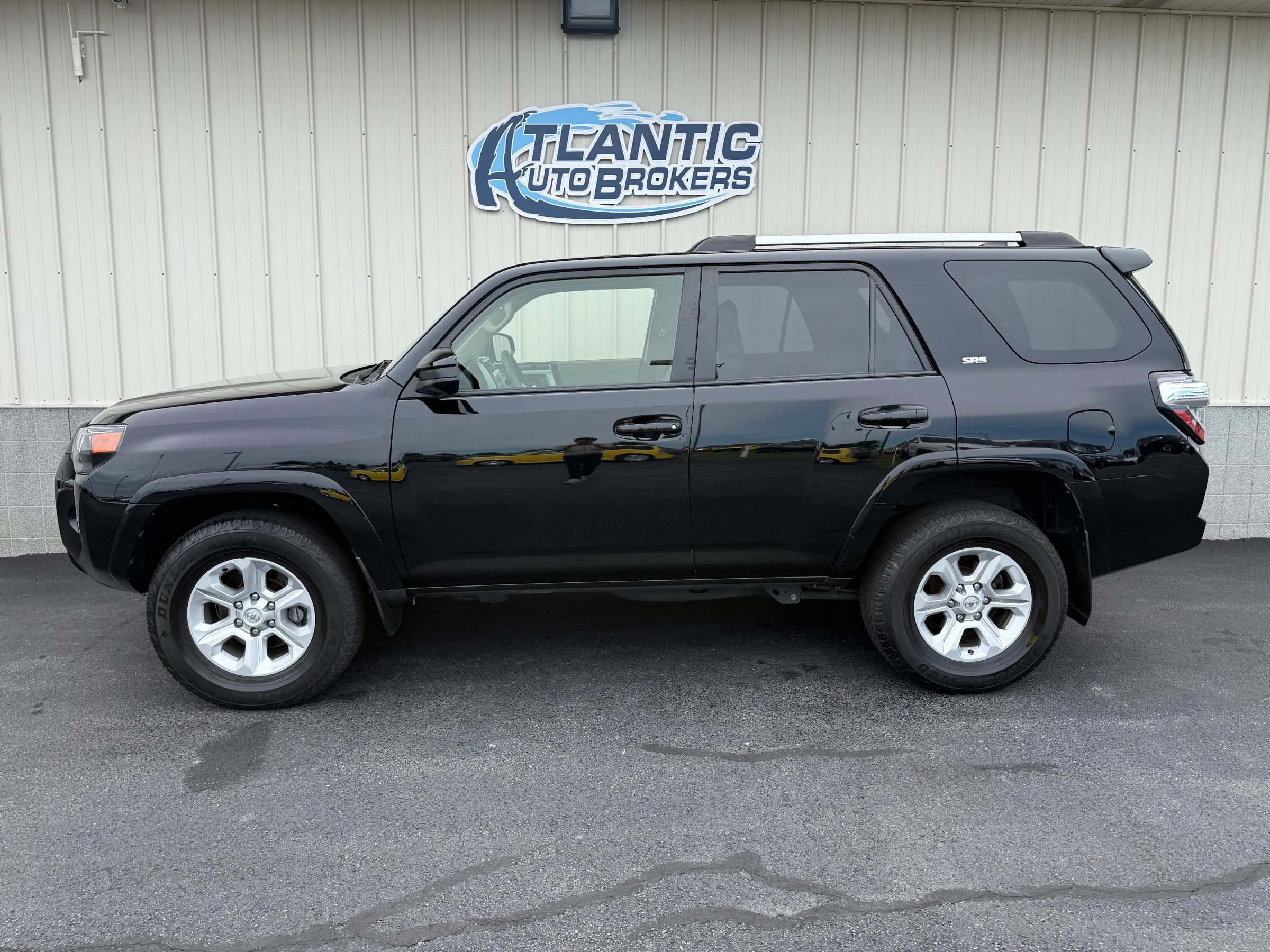 Used 2023 Toyota 4Runner SR5 AWD/4WD image 2