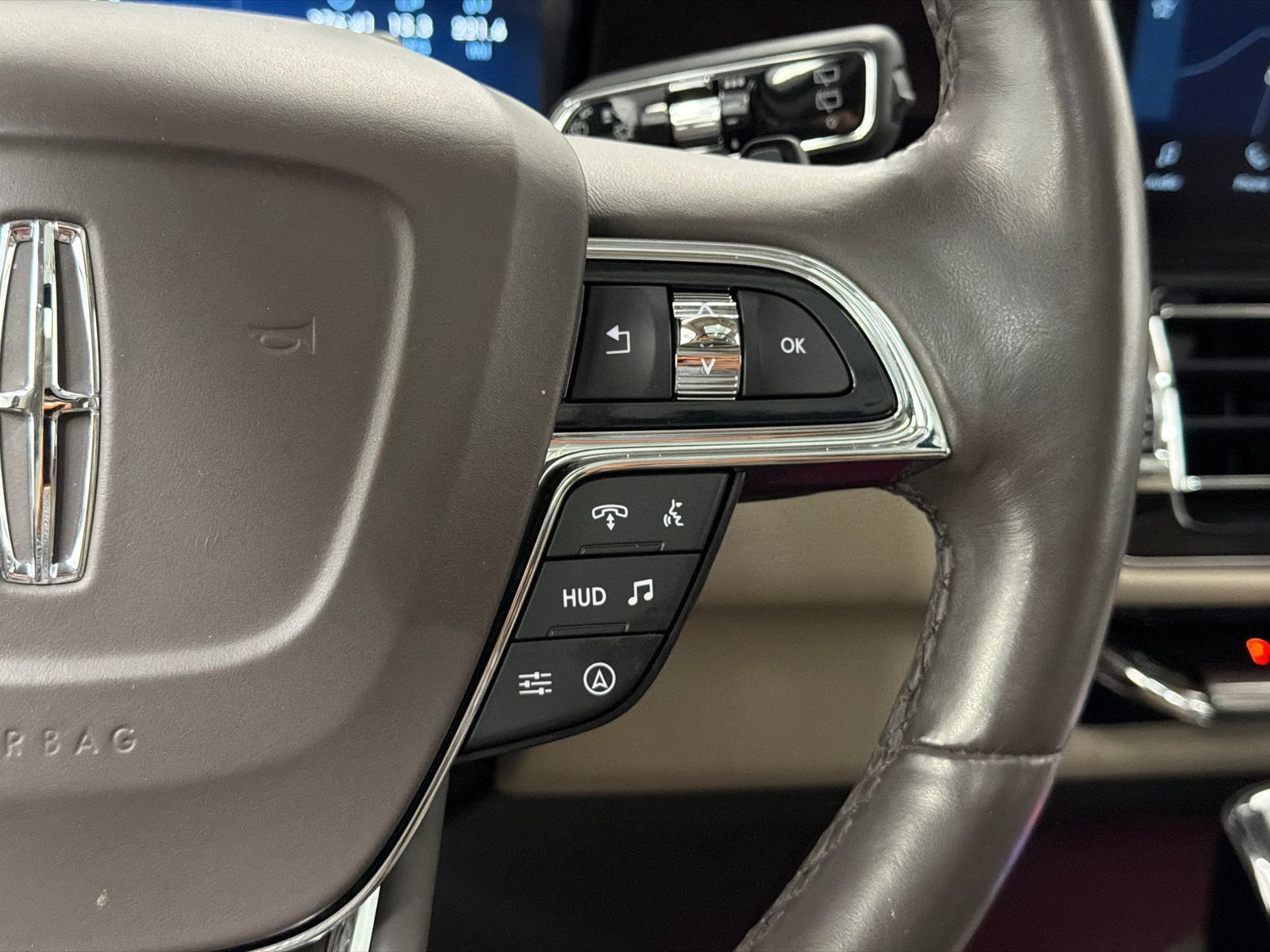 Certified 2023 Lincoln Navigator Reserve AWD/4WD image 24